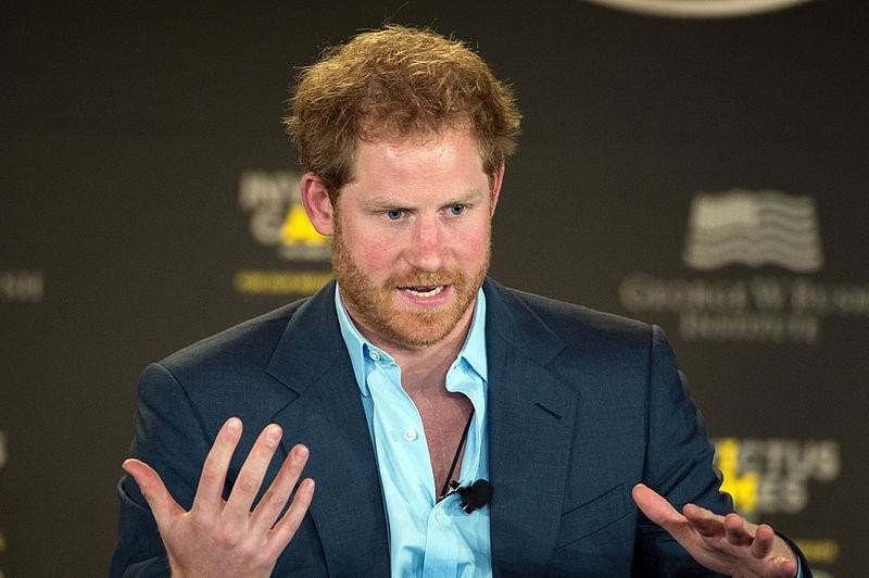 Prince_Harry_speaks_during_the_2016_Invictus_Games_Symposium_on_Invisible_Wounds_(26625125970).jpg