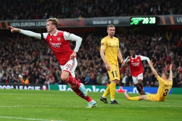 Rob-Holding.jpg