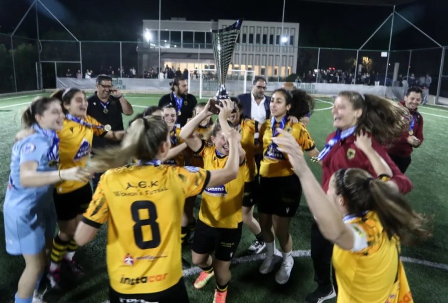 aek womens futsal.jpg