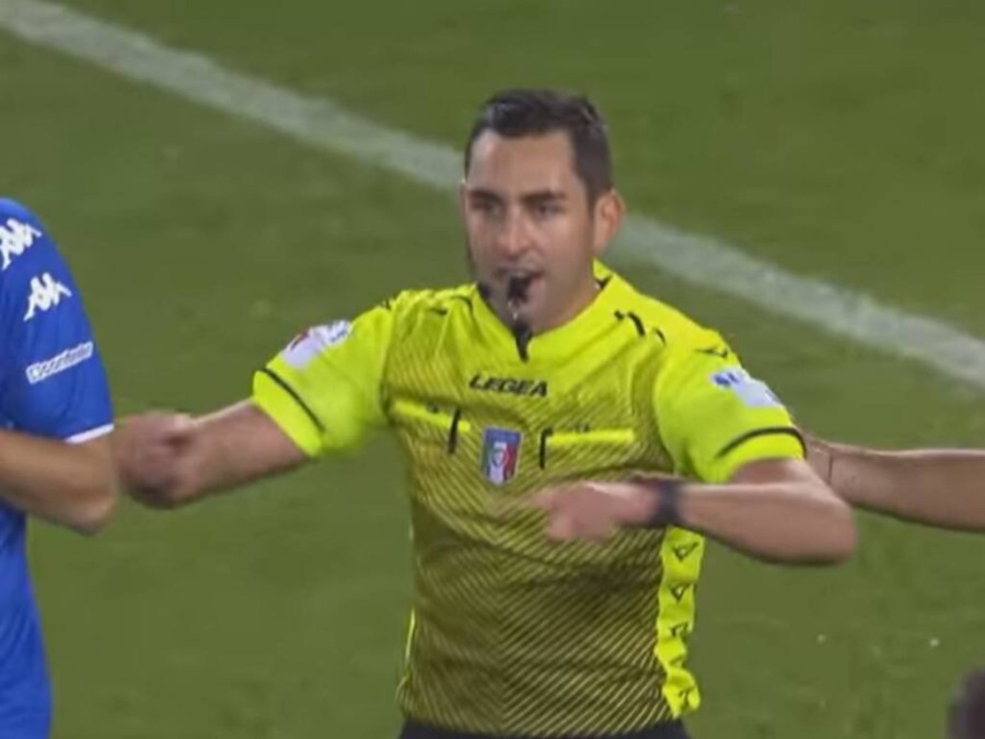 andrea-colombo-arbitra-serie-a-prima-gara-segnale-var-190539.large.jpg