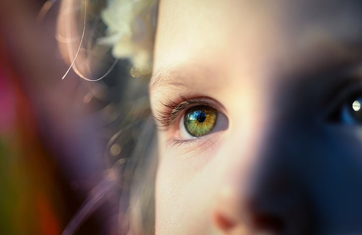 girl-dreamy-eye-green-preview.jpg