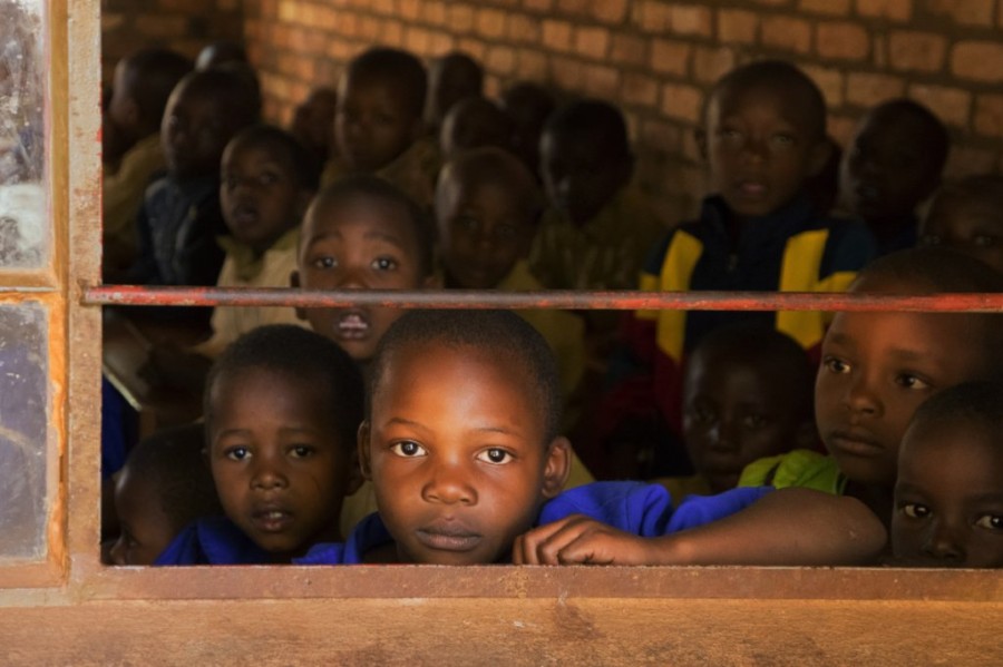 children_school_africa_color_kindergarten_look_sadness_window-672802.jpg