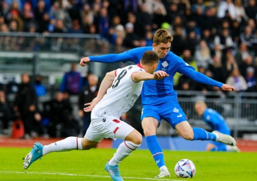 ισλανδια αλβανια.JPG