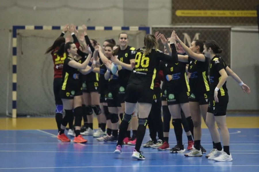 aek womens handball.jpg