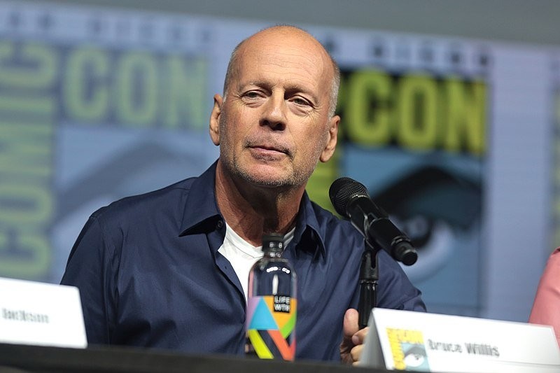 800px-Bruce_Willis_(41849451380).jpg