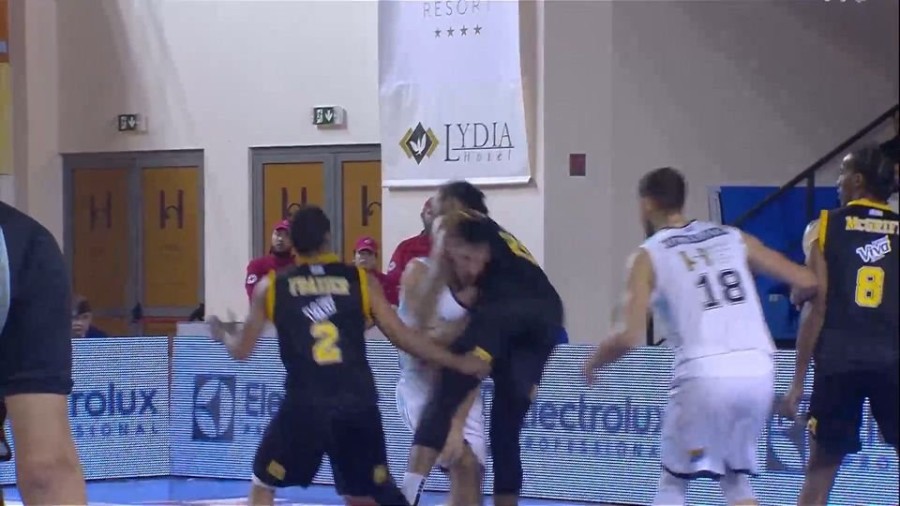 profile_player-960x540 (4)φαουλ.jpg