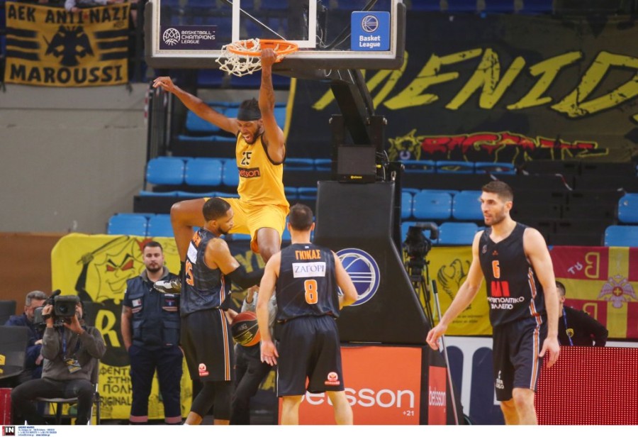 mitchell dunk aek promitheas.jpg