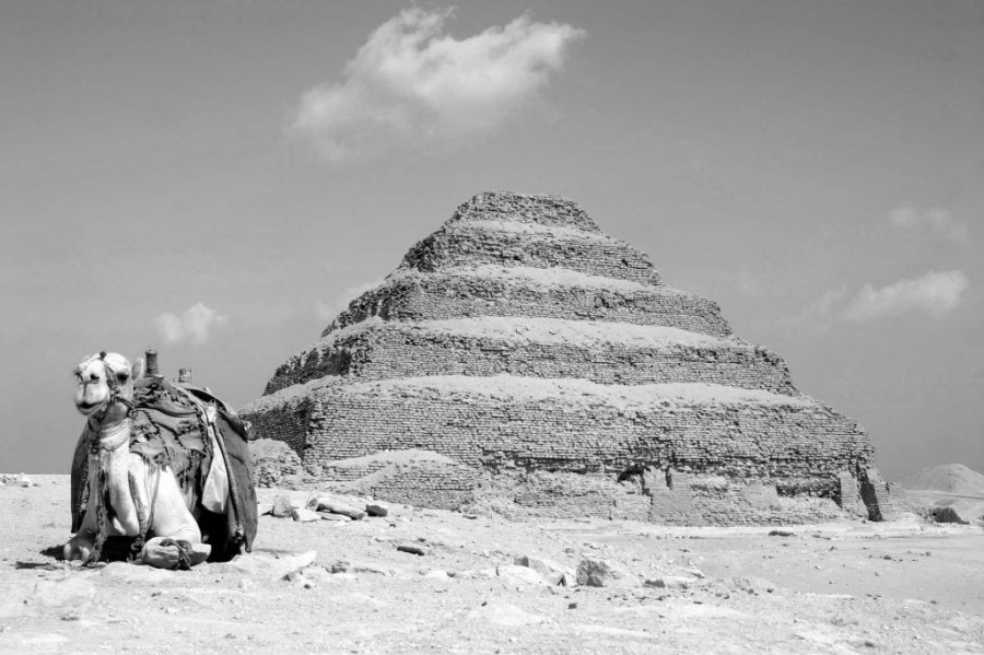 Saqqara_pyramid_ver_2.jpg