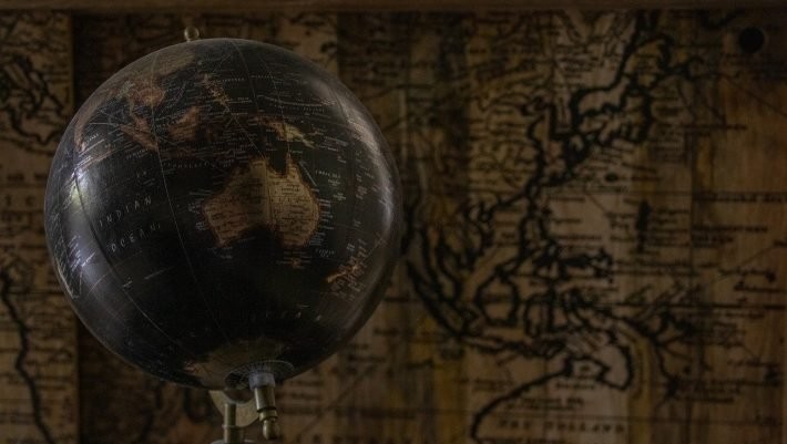 antique-globe-g260bc22ab_1280-710x401.jpg