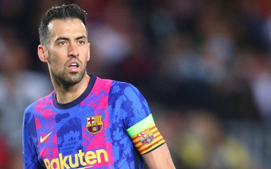 busquets_102805.jpg