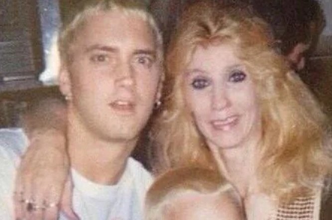 throwback-photo-of-eminem-his-mother-debbie-and-younger-v0-w46kq13cso2d1.jpg
