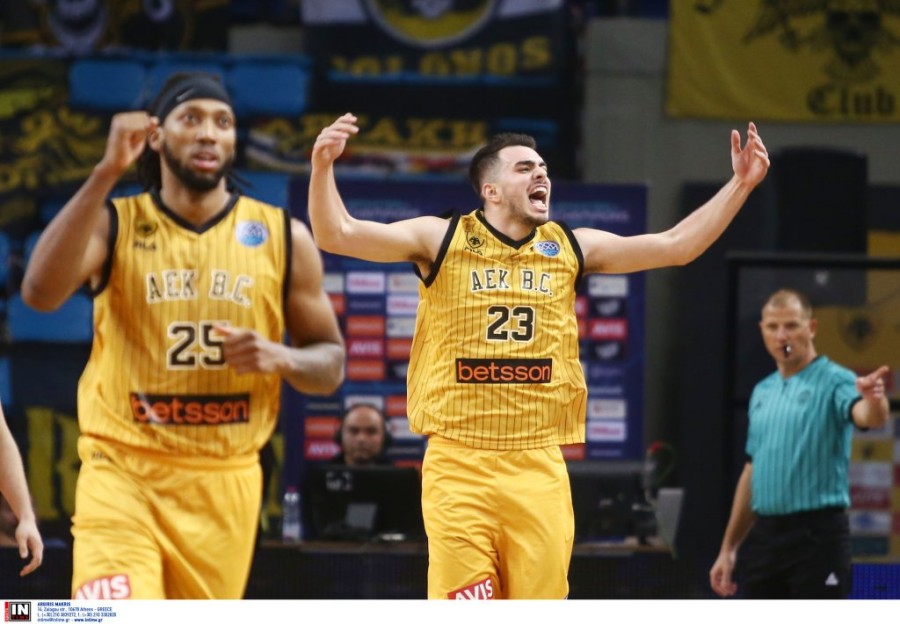 papadakis mitchell panigiriki.jpg