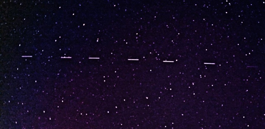Starlink_6_satellites.jpg