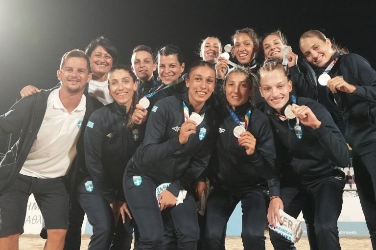 ethniki ginaikon beach handball.jpeg