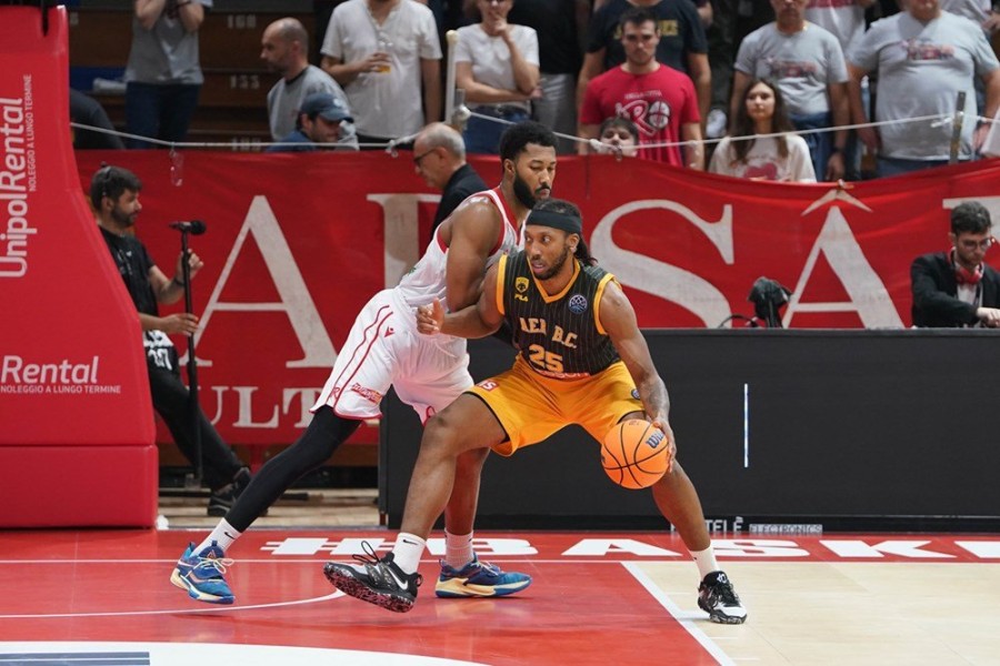 mitchell reggio emilia aek.jpg