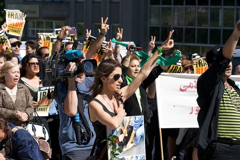 800px-Iranian_presidential_election_2009_protests,_Oslo_-_2009-06-22_at_14-59-13_-_2009-06-22_at_14-59-13.jpg