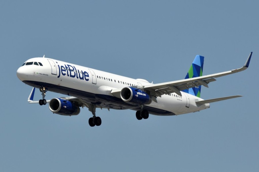 JetBlue_Airways,_Airbus_A321-231(WL),_N945JT_-_LAX.jpg
