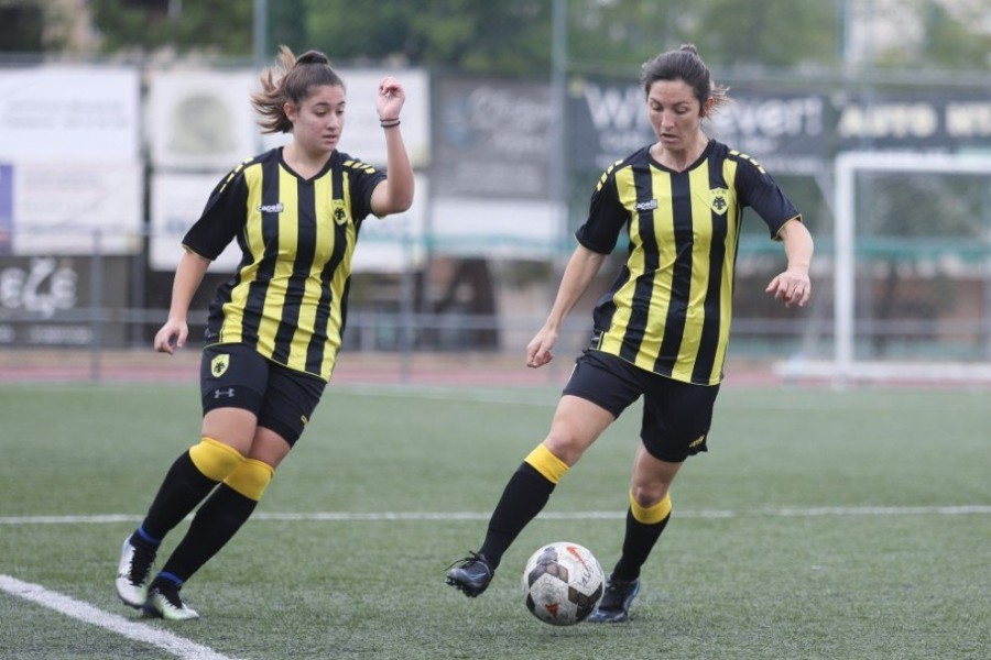 peristeri-aek-women-soccer-podosfairo-gynaikes-gei21.jpg
