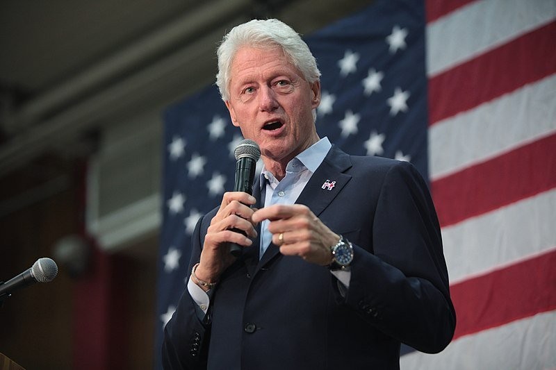 800px-Bill_Clinton_by_Gage_Skidmore.jpg