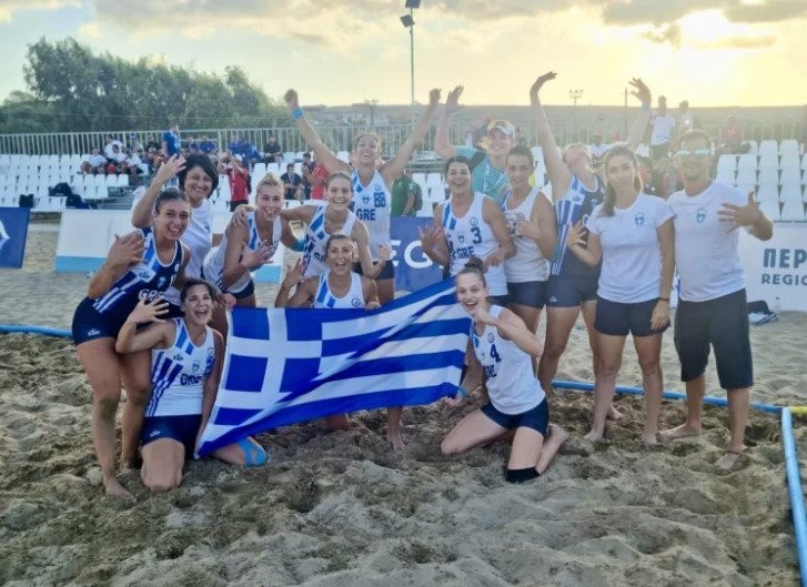 ethniki ginaikon beach handball.jpg