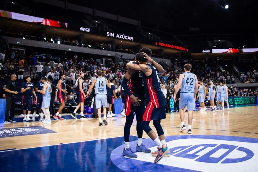 usa basketball celebration.jpg