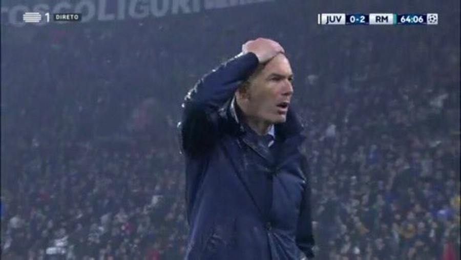zinedine-zidane-se-sorprende-despues-del-gol-de-chilena-marcado-por-cristiano-ronaldo-en-la-ida-de-los-cuartos-de-final-de-la-liga-de-campeones-17-18--captura.jpg