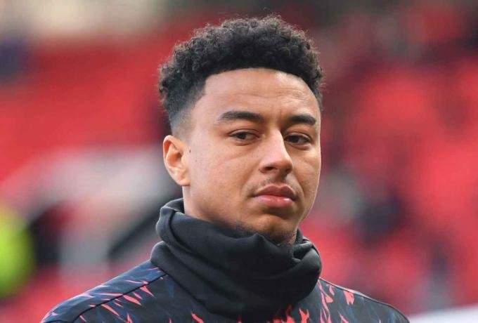 Jesse-Lingard-preparing-for-a-Manchester-United-match.jpg