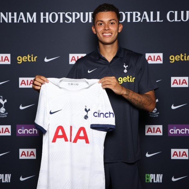 johnson tottenham.jpg