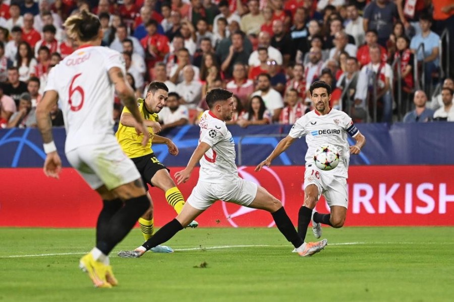 sevilla_fc_v_borussia_dortmund_group_g_-_uefa_champions_league.jpeg