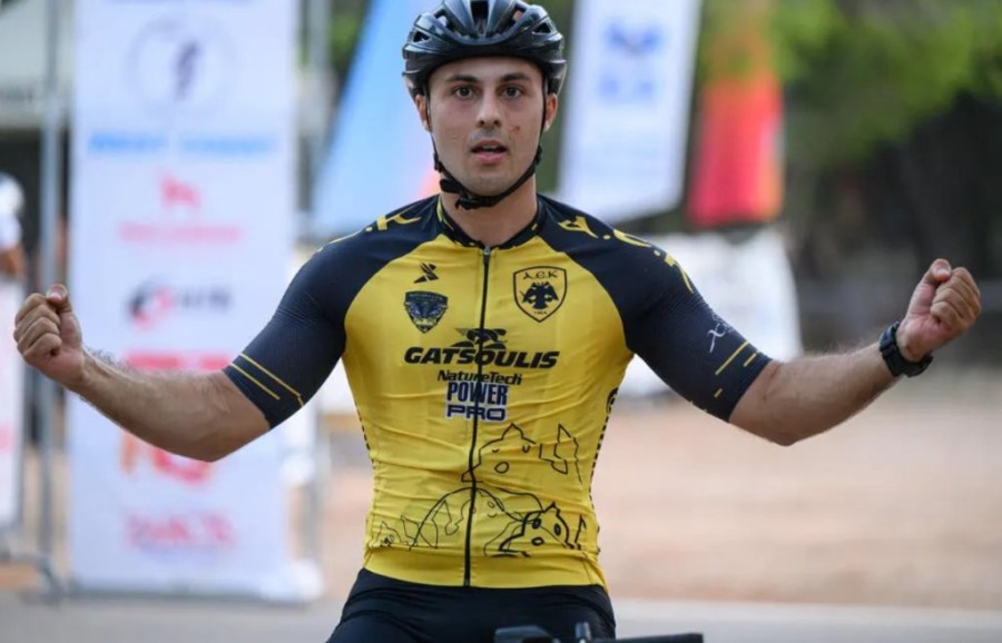 mavrothalassitis podilasia aek.jpg