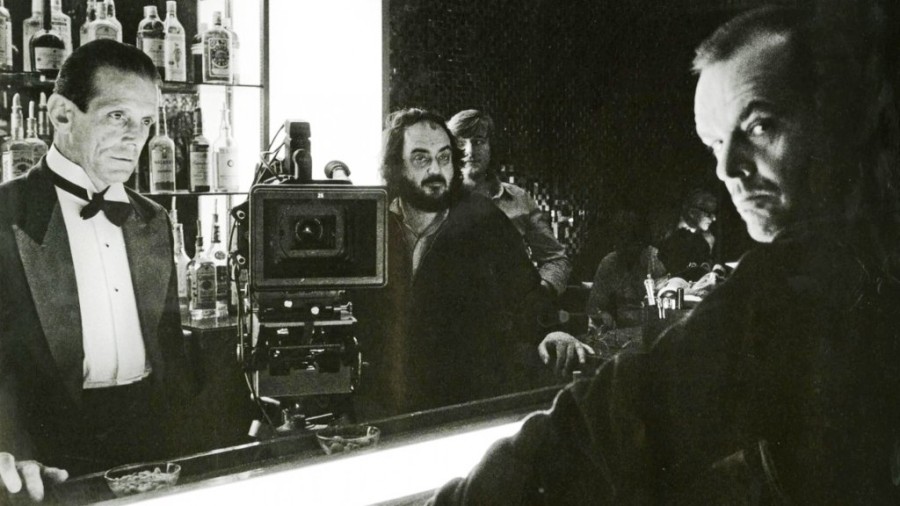 Behind-the-Scenes-from-Some-of-Favourite-Movies-1-e1401023333349 (1).jpg