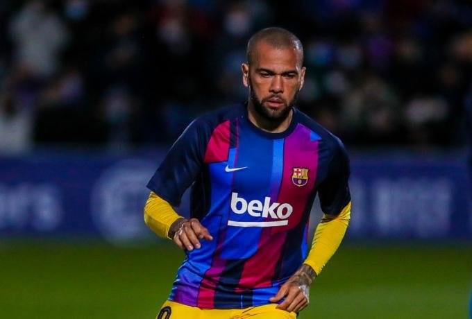 barcelona alves.jpg