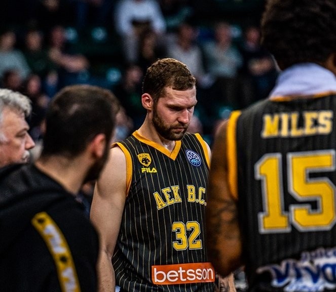 strelnieks limoges aek.jpg