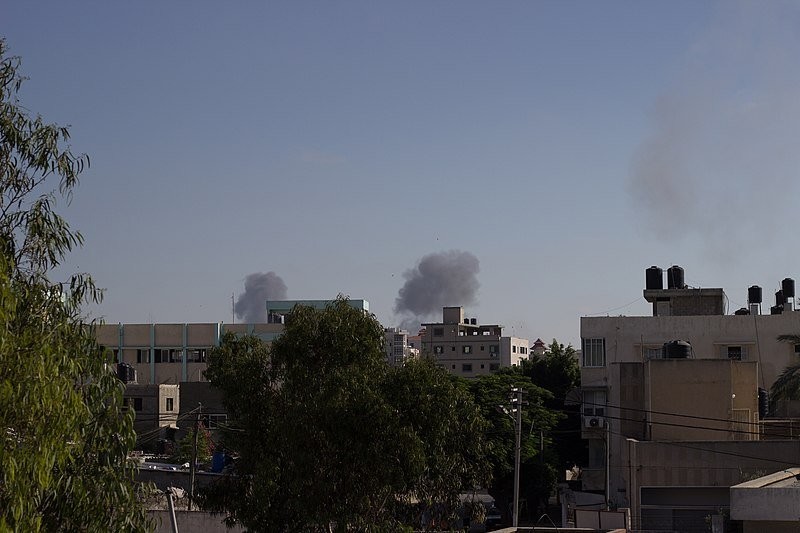 Israeli_Air_Forces_bombing_over_Ansar_site._7.8.2014.jpg