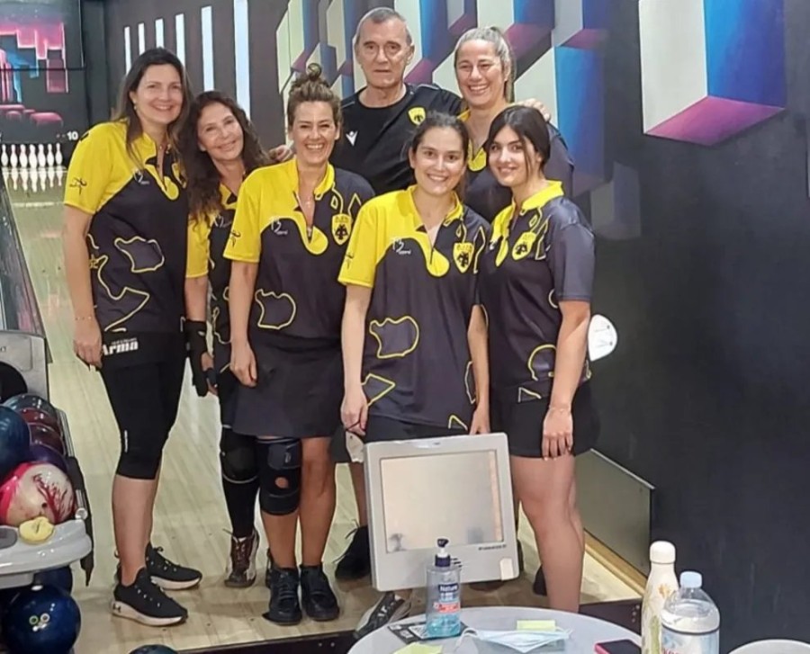 aek-bowling-women-gynaikes-ginaikes-team-omada-omadiki.jpg
