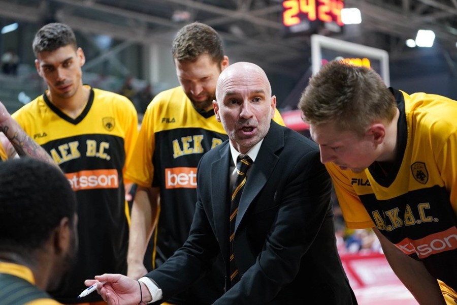 kantzouris paiktes aek.jpg