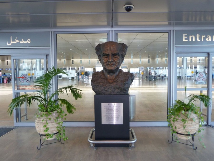 Israel_International_Airport_terminal_3_David_Ben_Gurion_bust.jpg