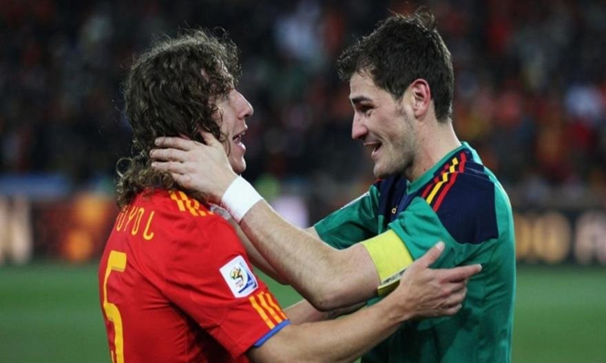 carles-puyol-iker-casillas-spa_205308.jpg