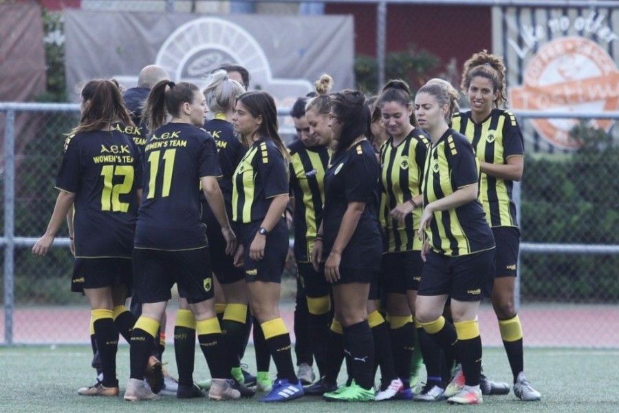 peristeri-aek-women-soccer-podosfairo-gynaikes-goal-panigiriki-passion1.jpg