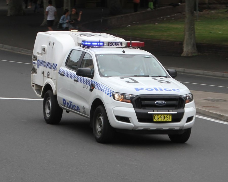 1125px-Police_Truck_Sydney_(30855206892).jpg