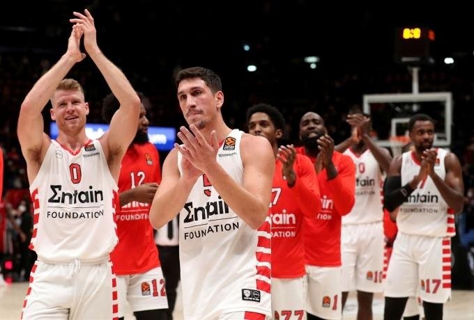 olympiacos-piraeus-celebrates-eb21 (2).jpg