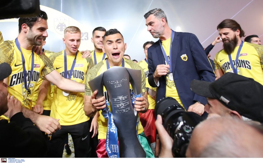 pineda kypello aek.jpg