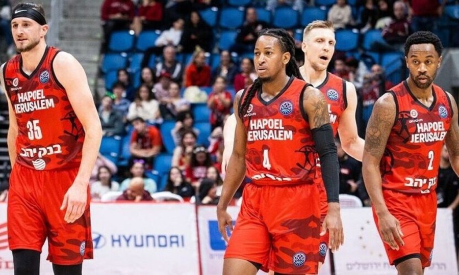4cf42367-speedy-smith-hapoel-jerusalem-basketball-champions-league-950x500.jpg
