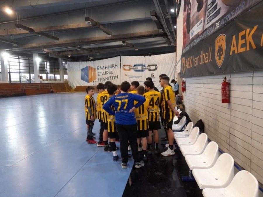 AEK-PAMPAIDES-ACADEMY-HANDBALL-TEAM-OMADA-OMADIKI1.jpg