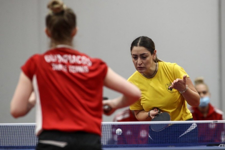 aek-osfp-olympiacos-ping-pong-table-tennis-women-gynaikes-hovsepian.jpg