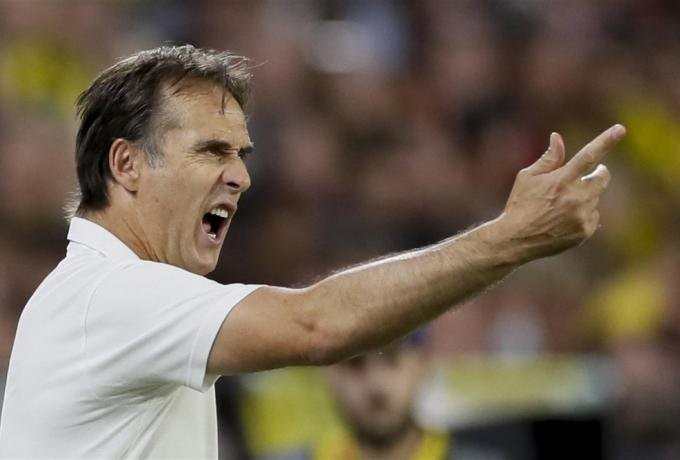 el-entrenador-del-sevilla--julen-lopetegui--protesta-durante-el-sevilla-borussia-dortmund-de-la-champions-league-2022-23--efe-jose-manuel-vidal.jpg