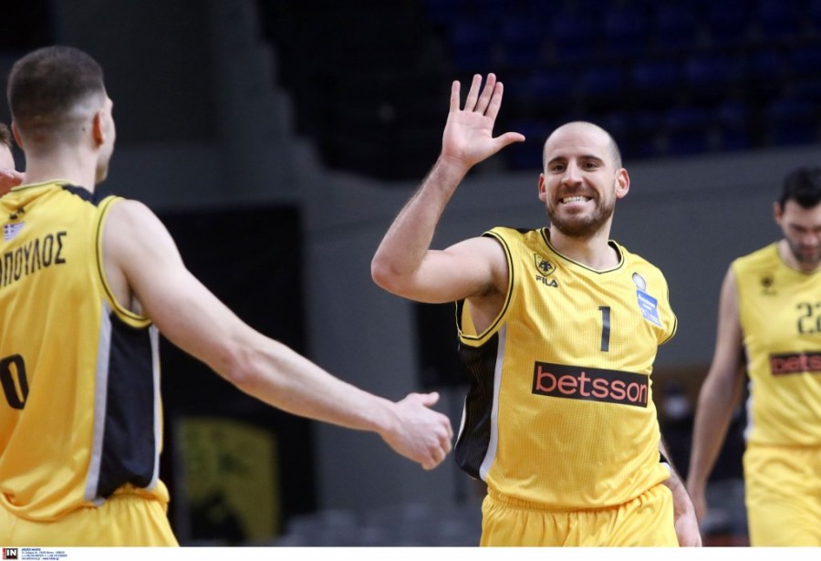 colom aek ionikos.jpg