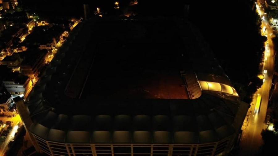 στεγαστρο κιτρινος φωτισμος .jpg